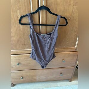 Aritzia Babaton bodysuit
